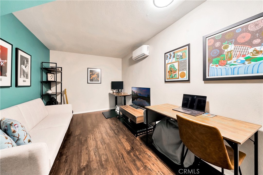 2915 Barrington Court