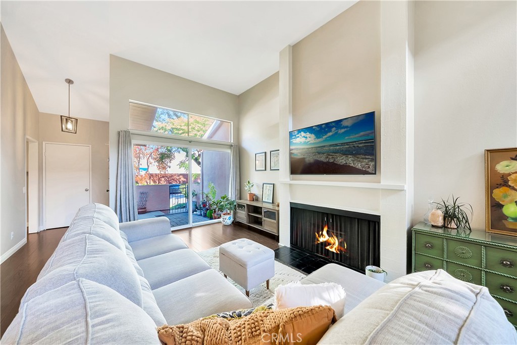 2915 Barrington Court