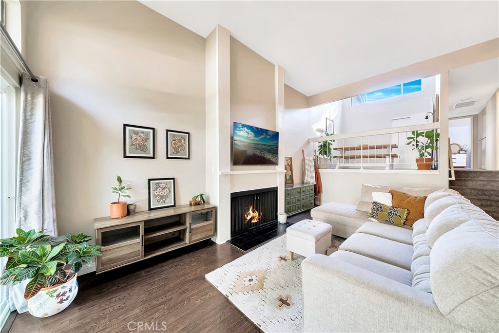 2915 Barrington Court