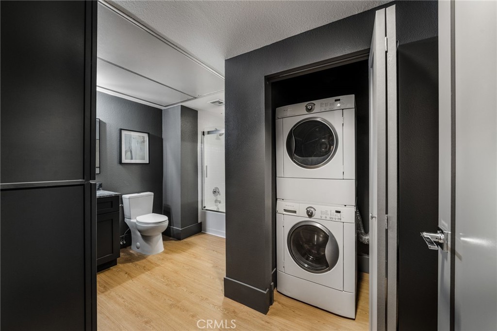 835 Locust Avenue 211