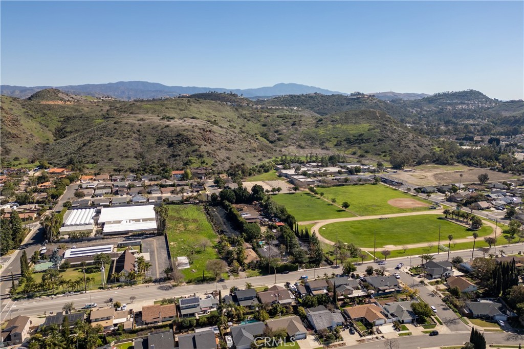 606 N Wrightwood Drive