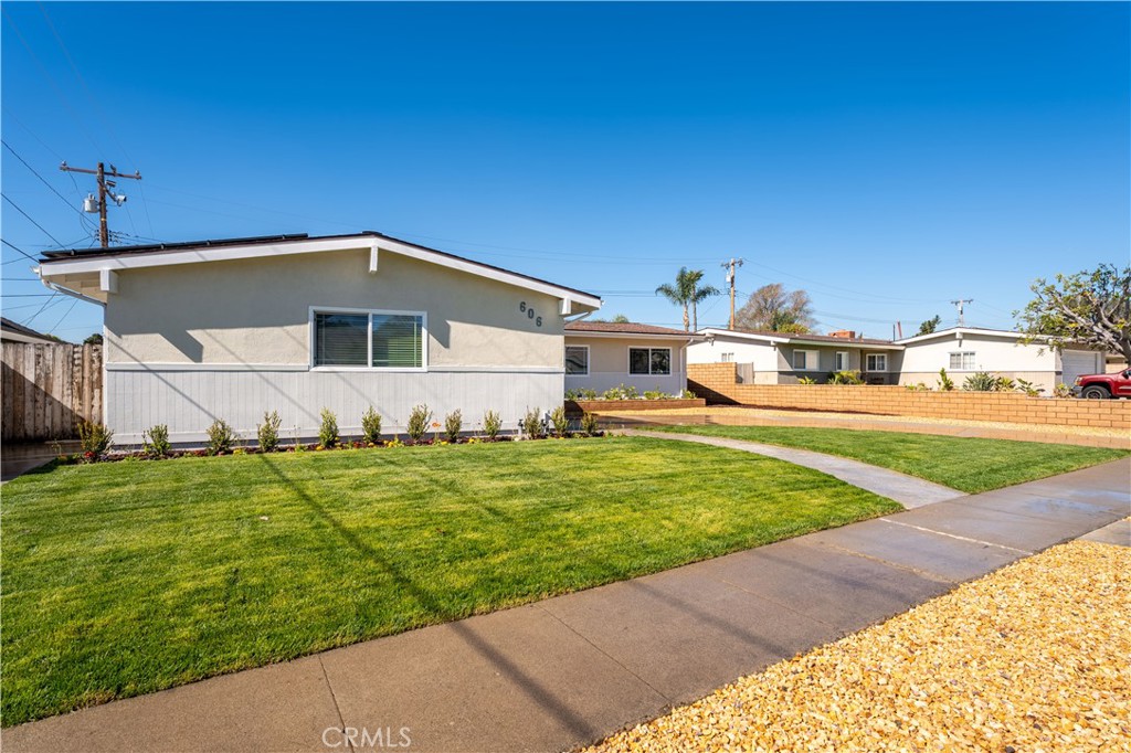 606 N Wrightwood Drive