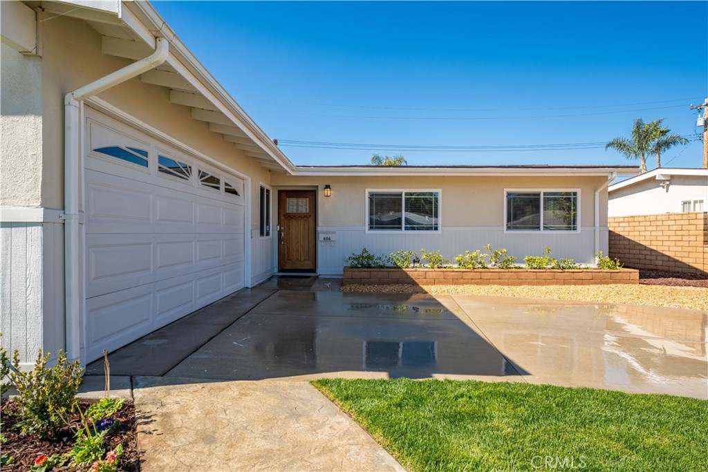 606 N Wrightwood Drive