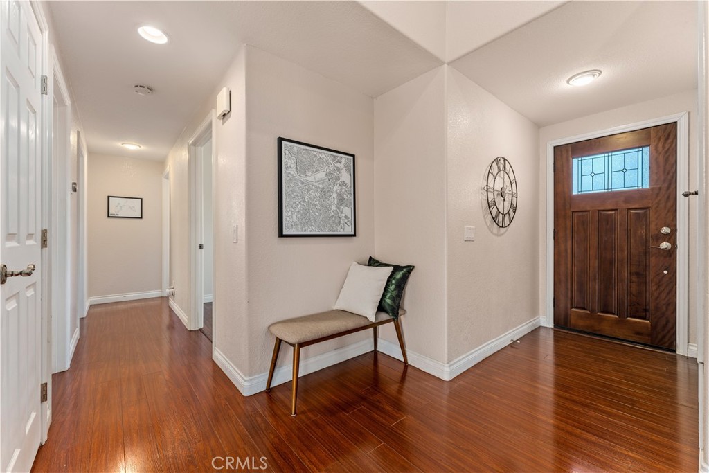 606 N Wrightwood Drive