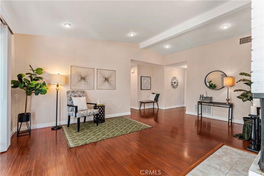 606 N Wrightwood Drive