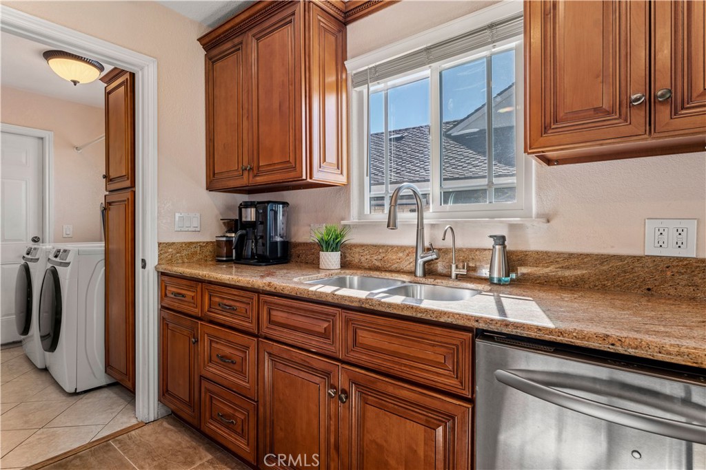 606 N Wrightwood Drive