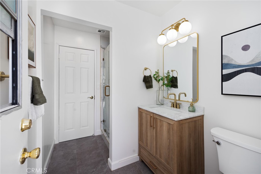 1165 N California Street