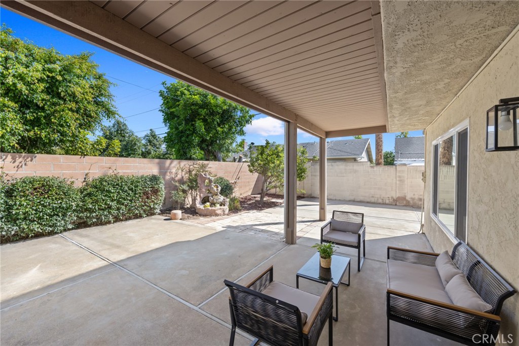 1165 N California Street