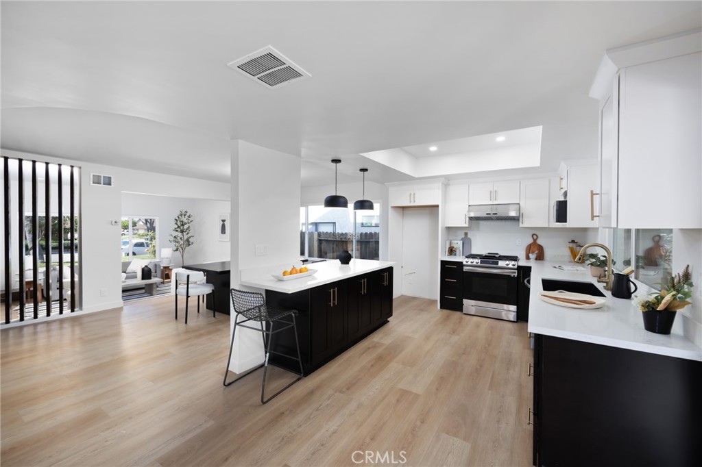 1165 N California Street