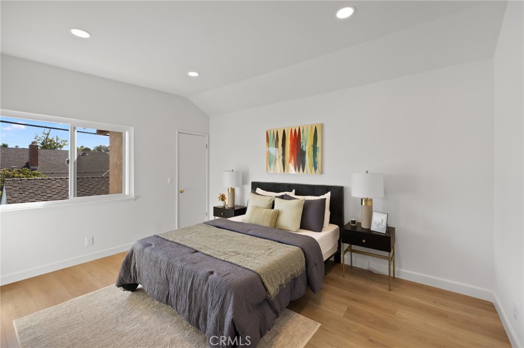 1165 N California Street