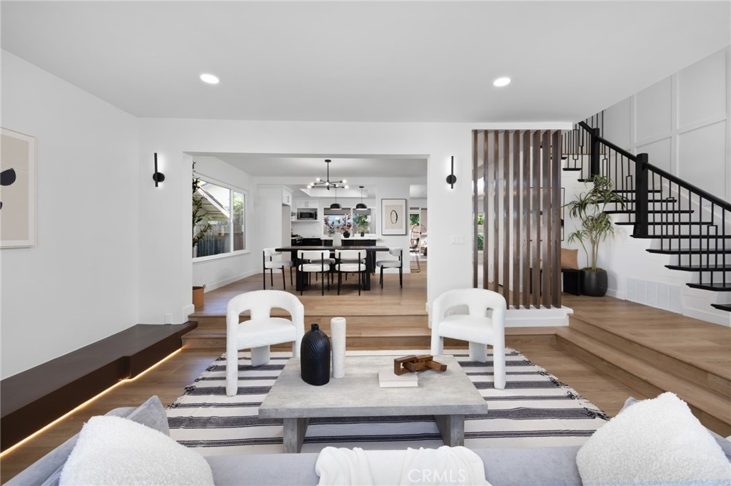 1165 N California Street