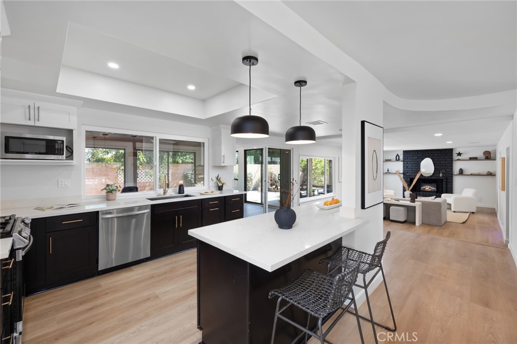 1165 N California Street