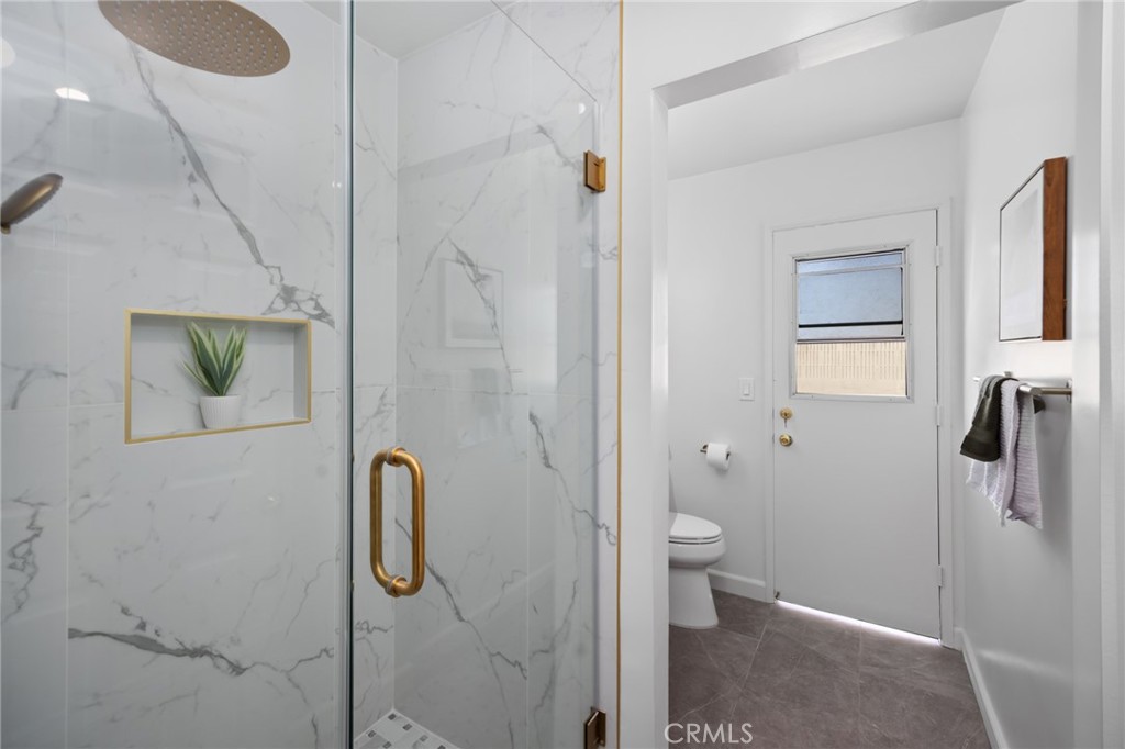 1165 N California Street