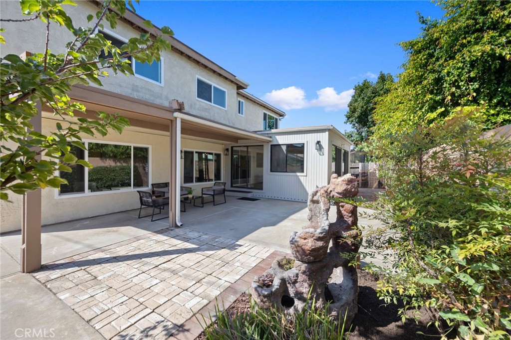 1165 N California Street