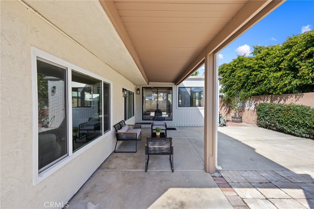 1165 N California Street