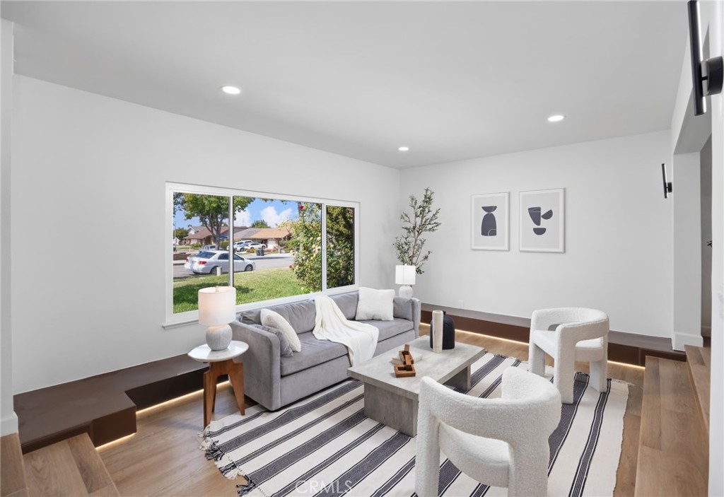 1165 N California Street