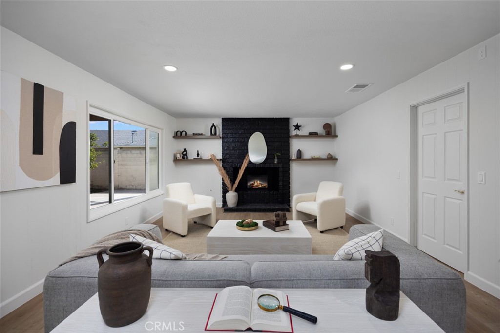 1165 N California Street