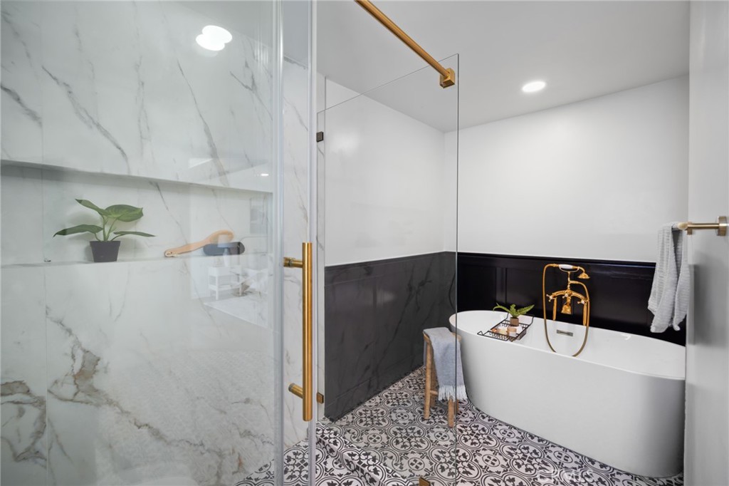 1165 N California Street