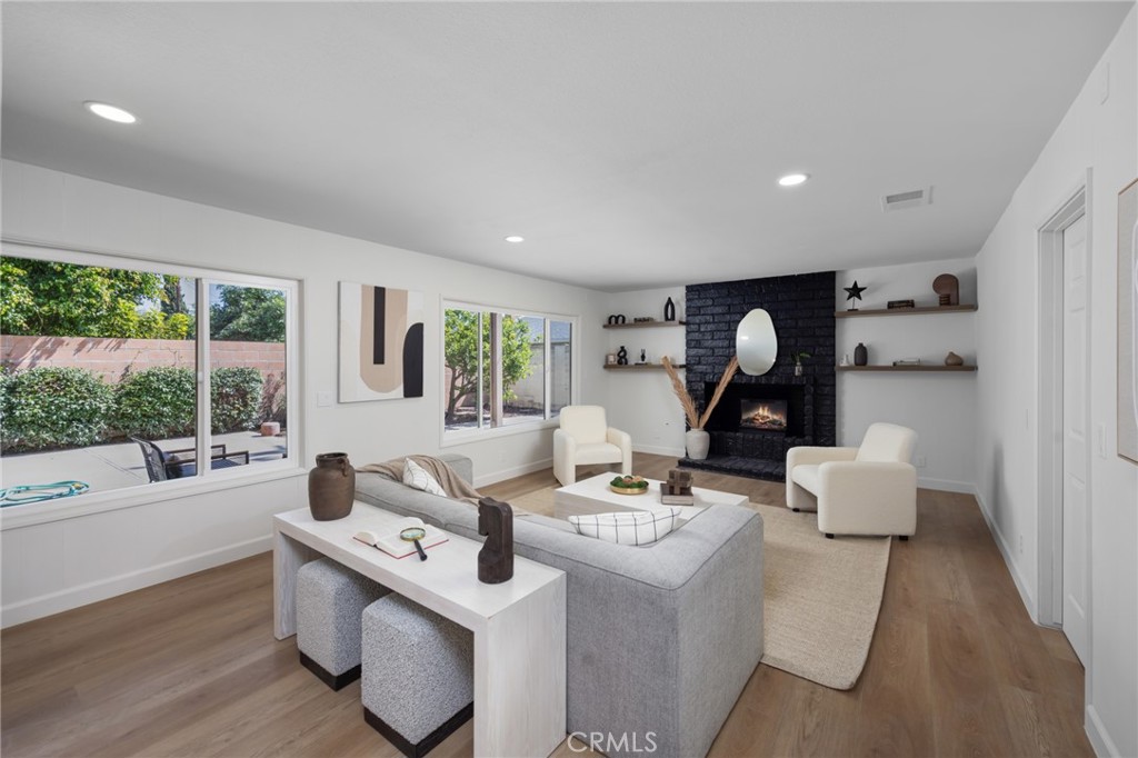 1165 N California Street