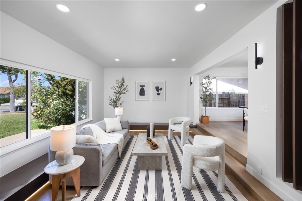 1165 N California Street