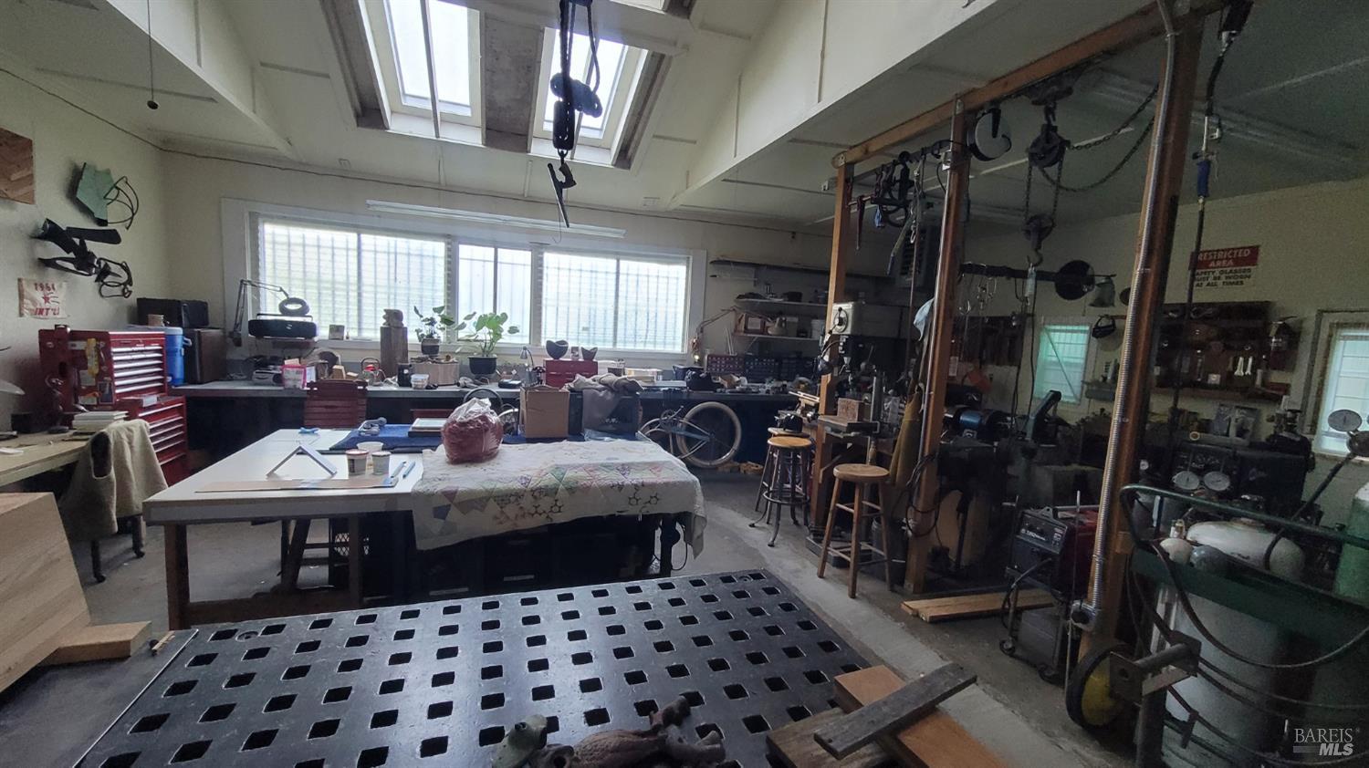 12060 Hwy 116 Highway