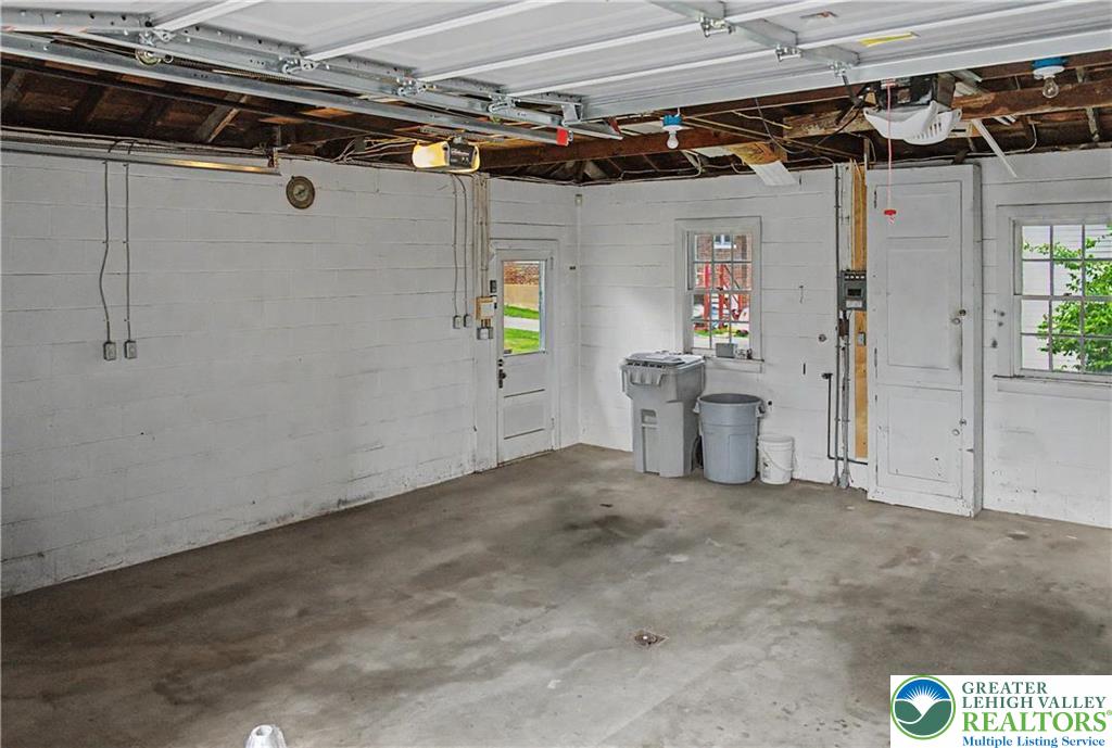 32 E Center Street