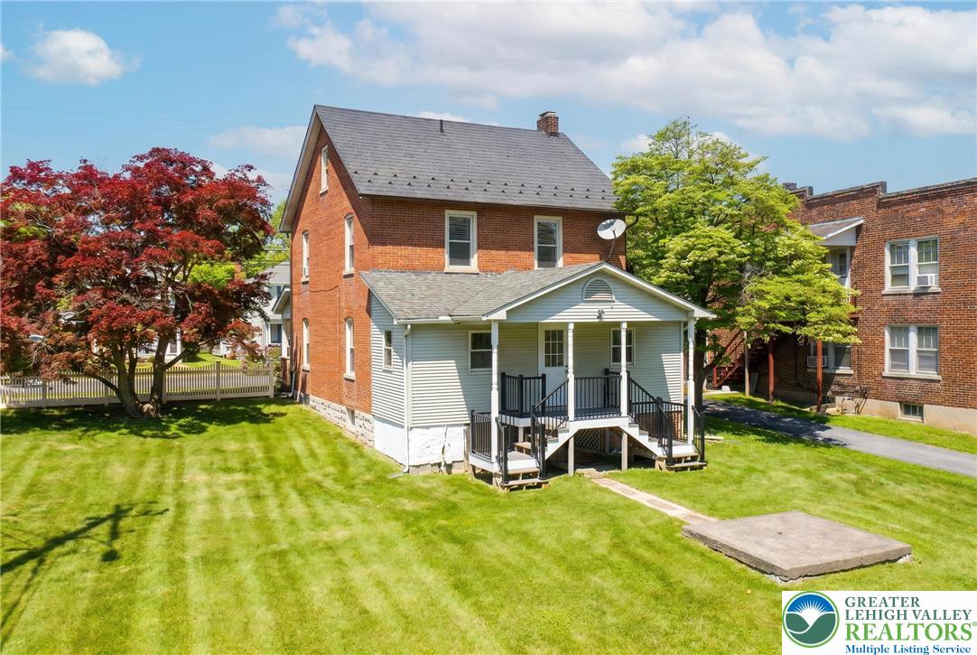 32 E Center Street