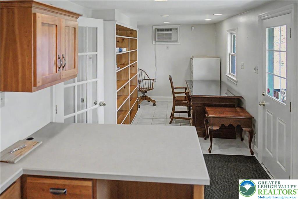 32 E Center Street