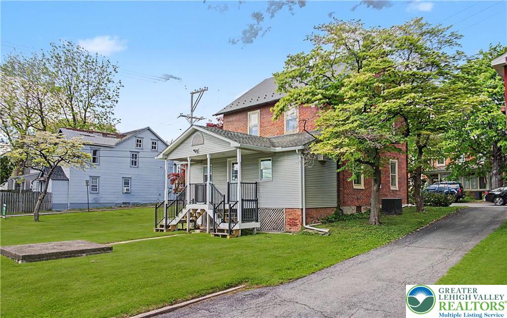 32 E Center Street