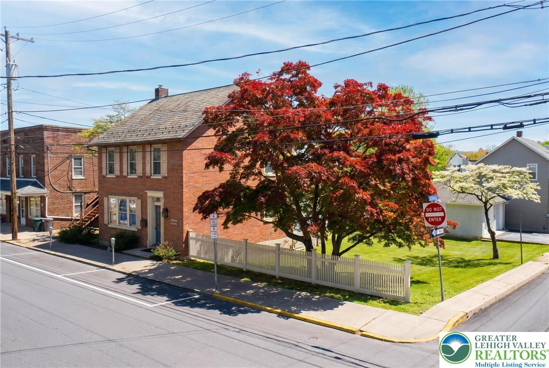 32 E Center Street