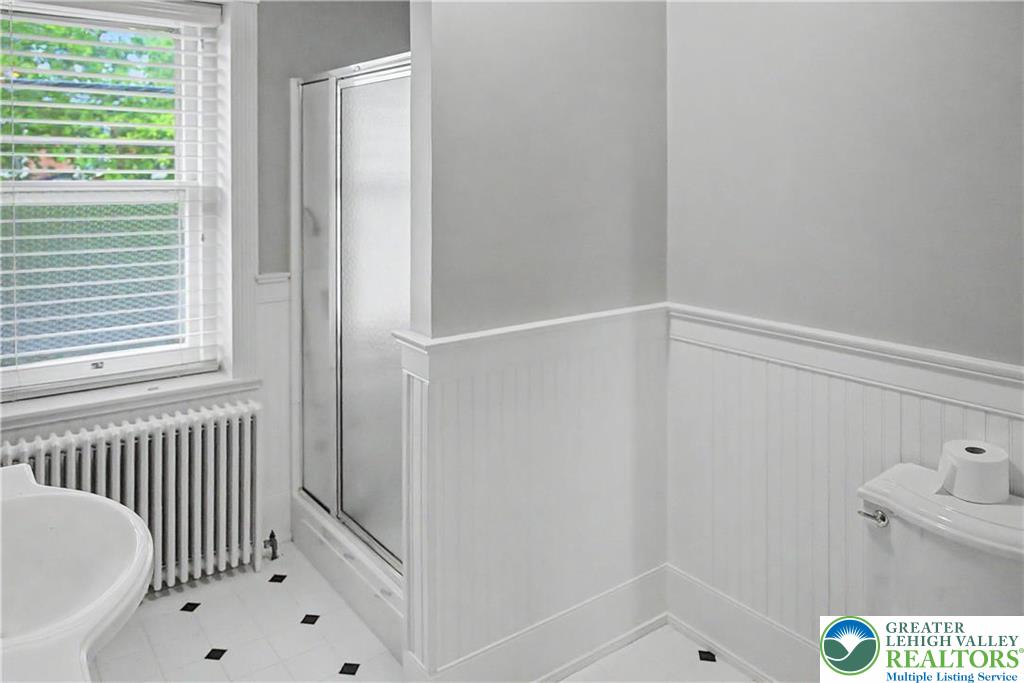 32 E Center Street