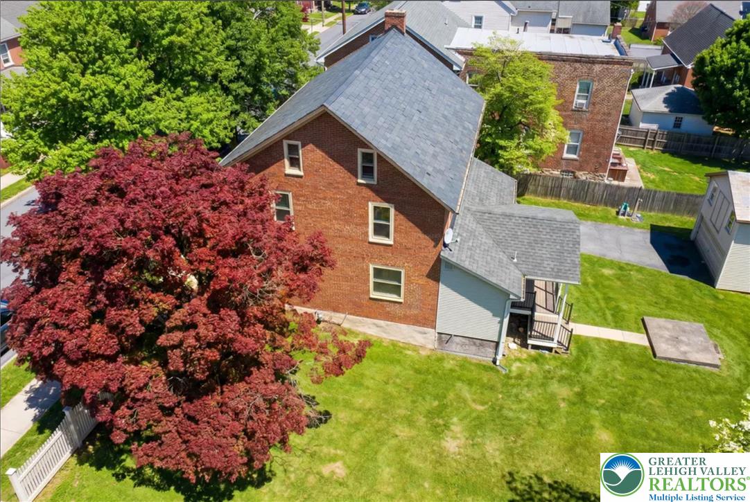 32 E Center Street