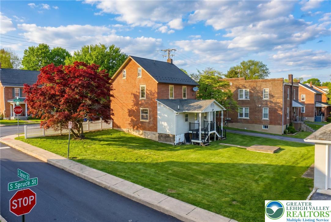 32 E Center Street