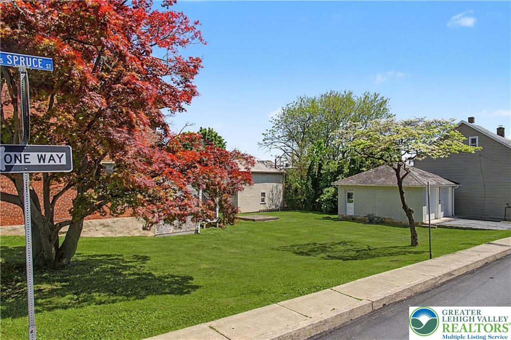 32 E Center Street