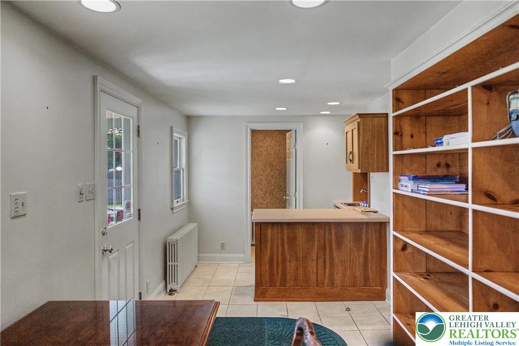 32 E Center Street