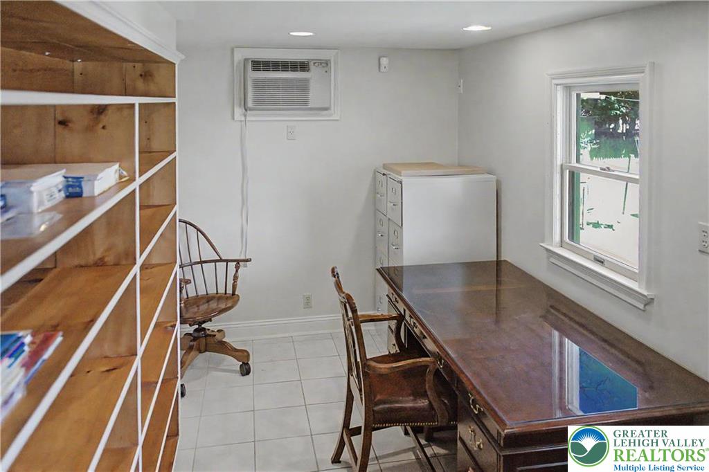 32 E Center Street