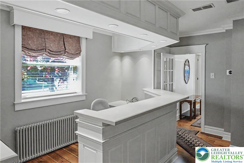 32 E Center Street