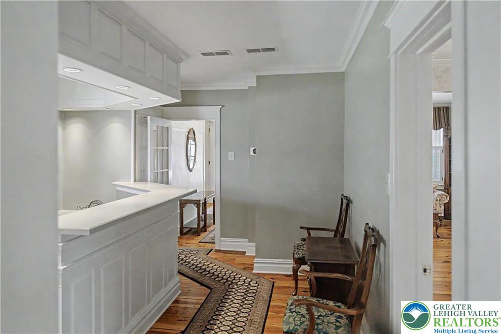 32 E Center Street