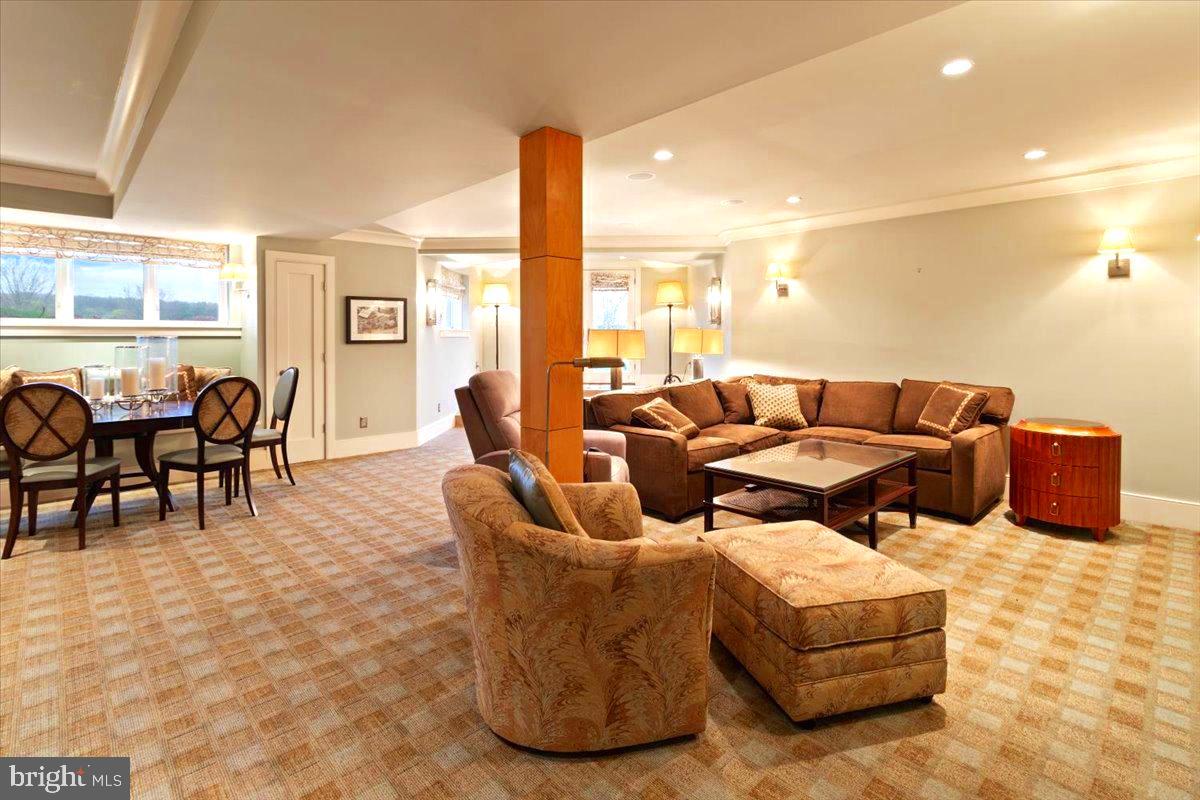 1109 Deer Run Rd