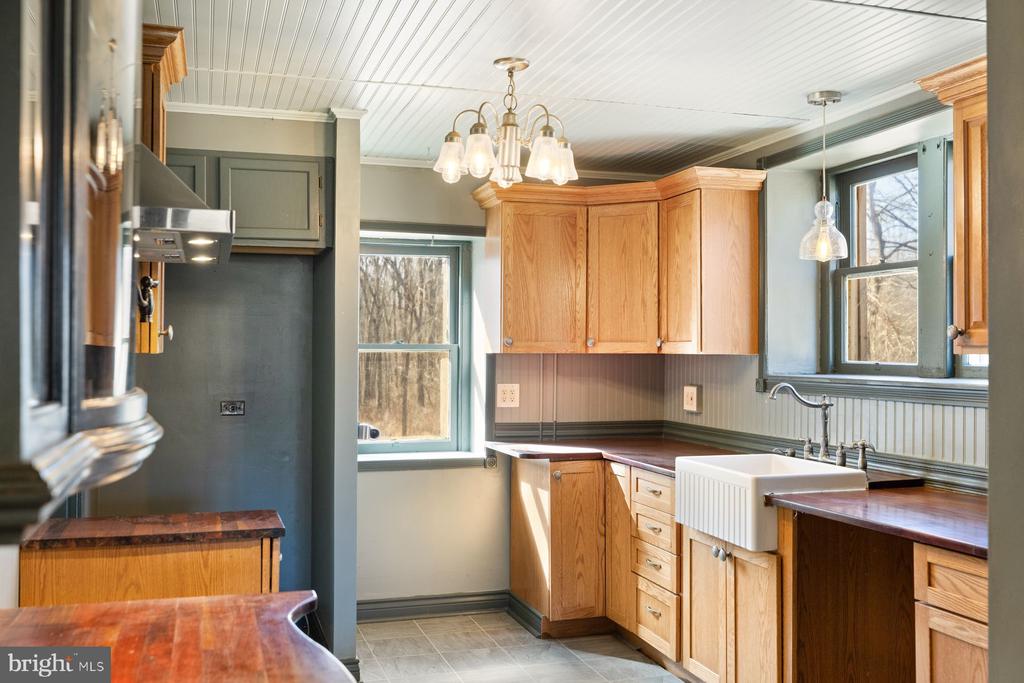 1316 E Thatcher Rd