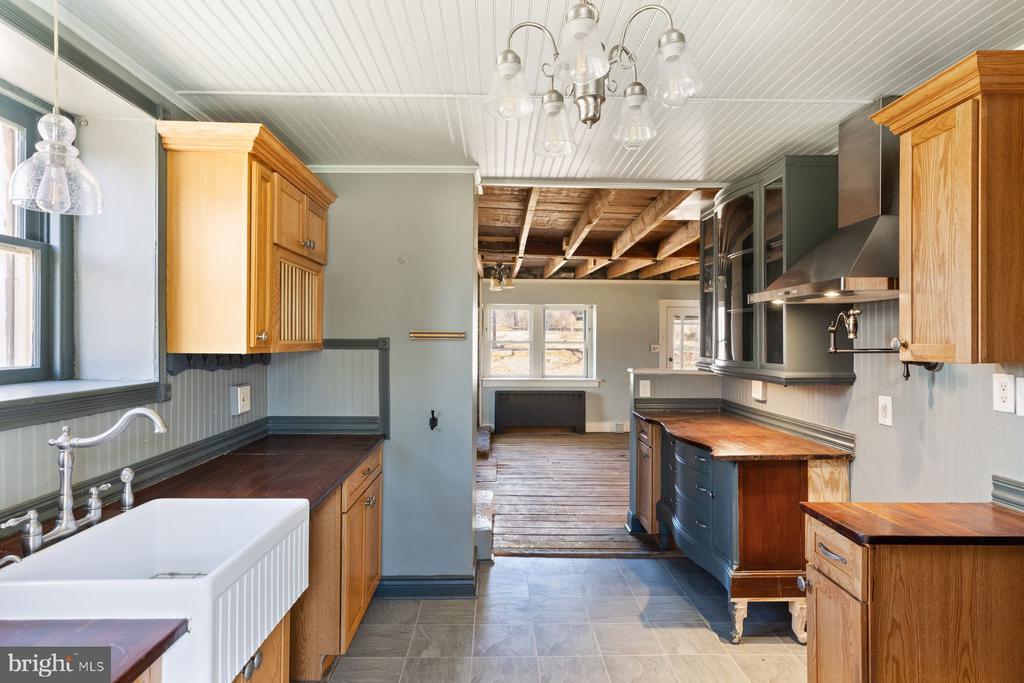 1316 E Thatcher Rd