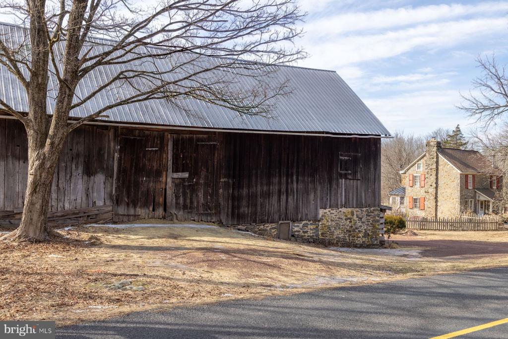 1316 E Thatcher Rd