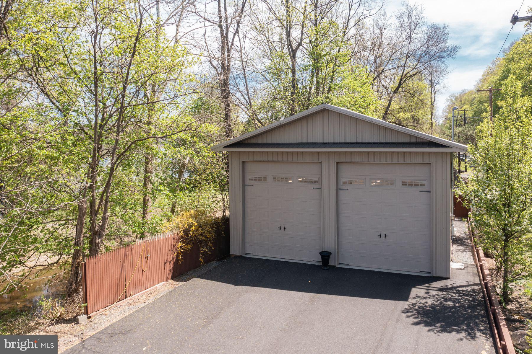 1820 Easton Rd