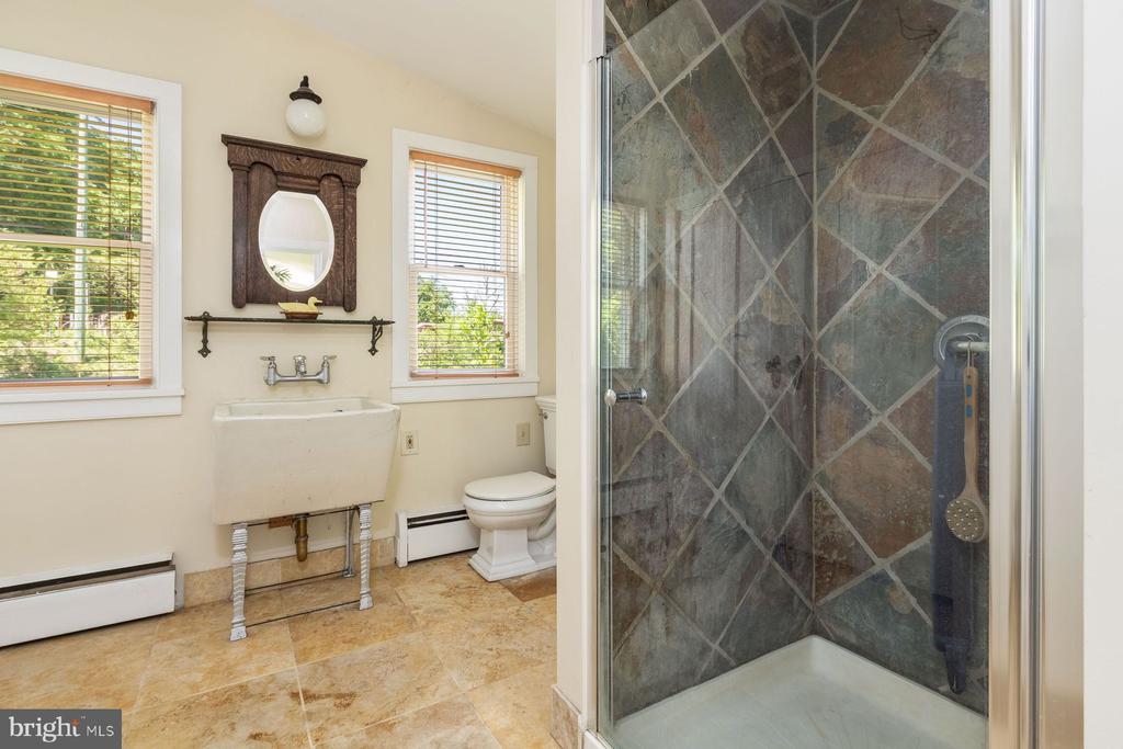 188 Old Canal Ln