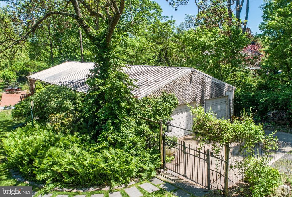 188 Old Canal Ln