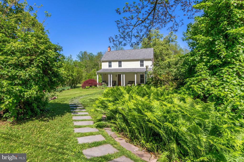 188 Old Canal Ln