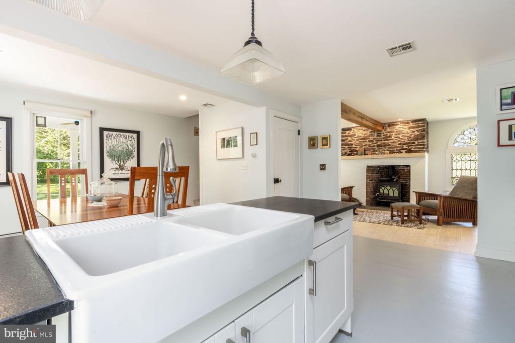 188 Old Canal Ln