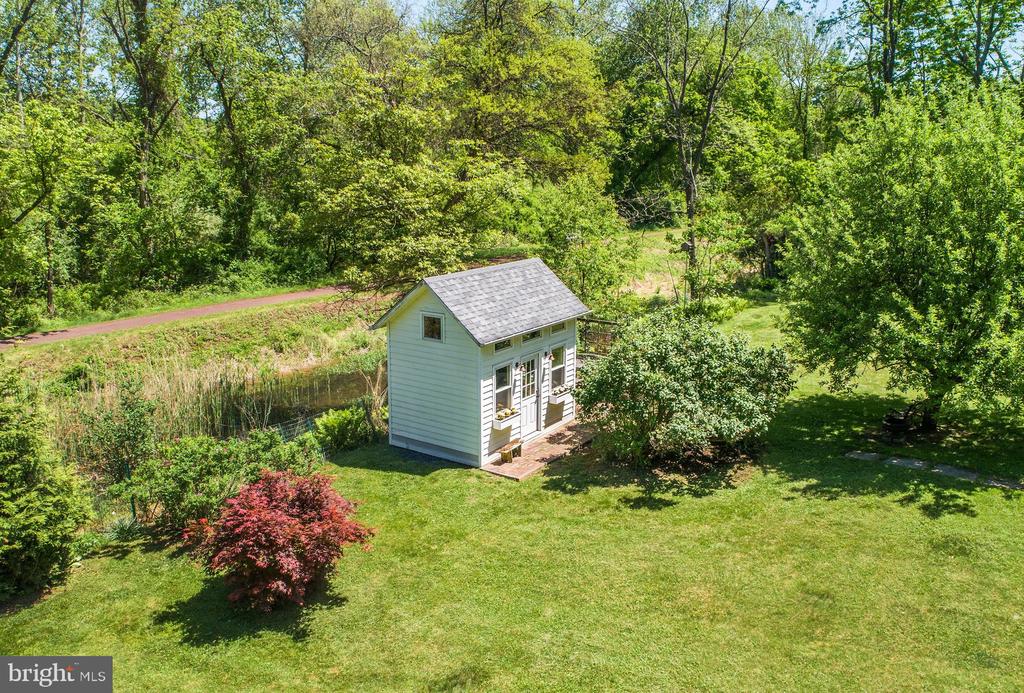 188 Old Canal Ln