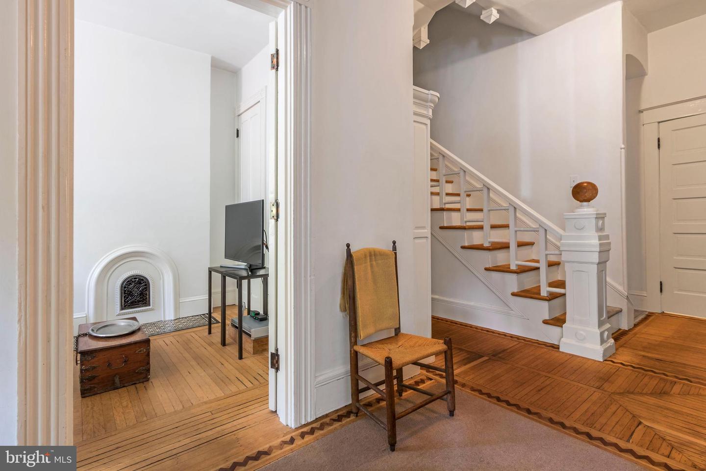 109 N 4th St