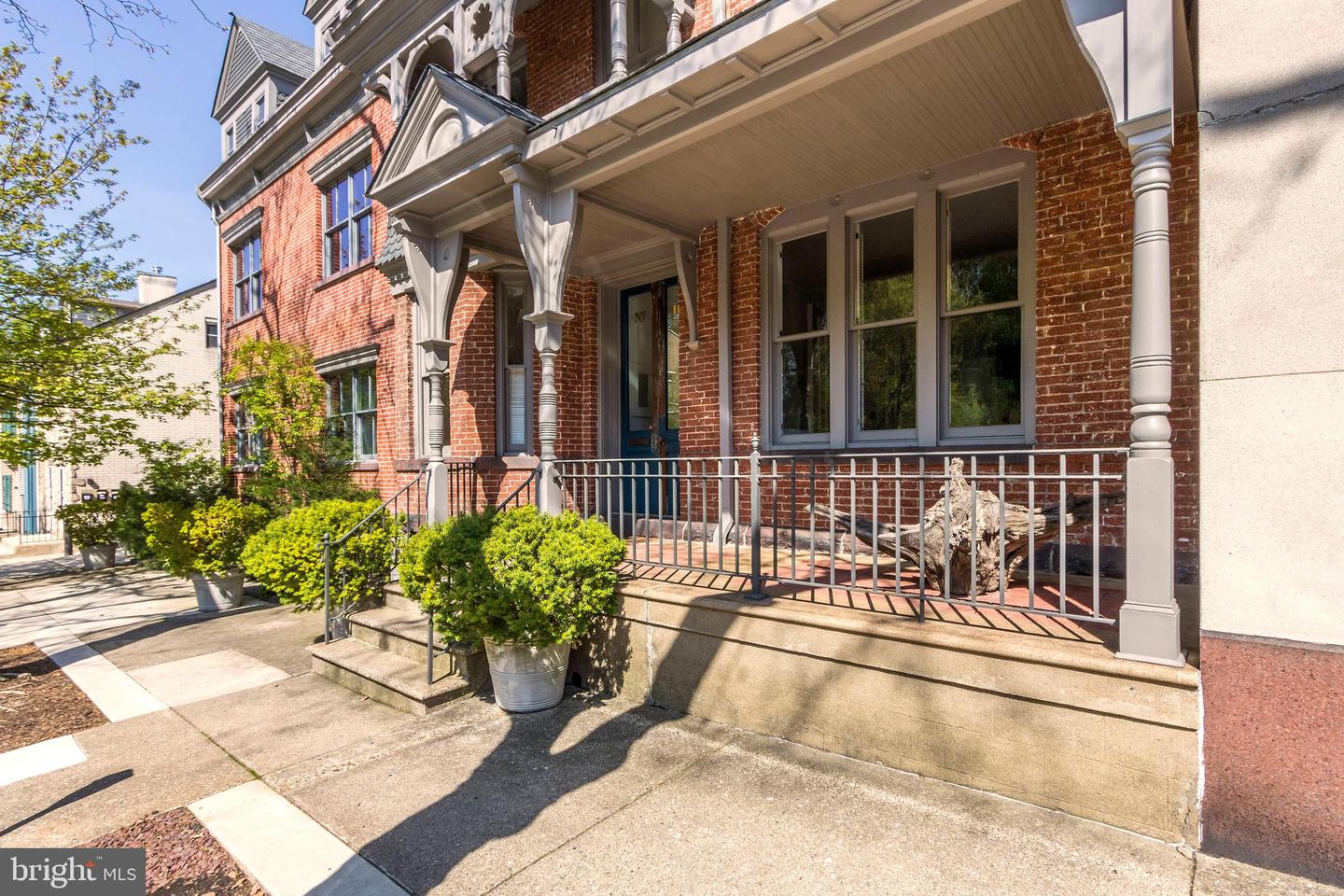 109 N 4th St
